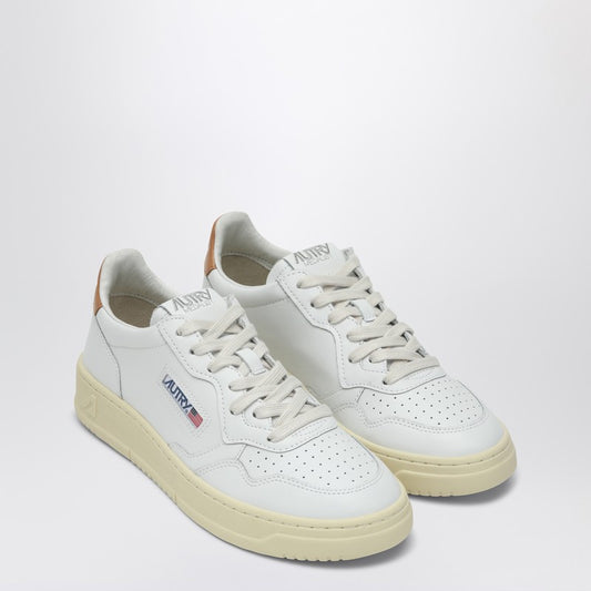 AUTRY Medalist sneakers in white/sand leather
